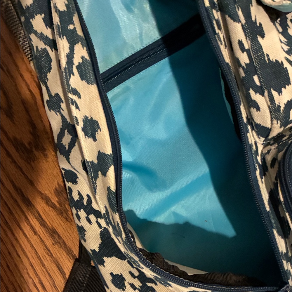 Kavu Navy and White Patterned Sling Bag - Picture 7 of 16